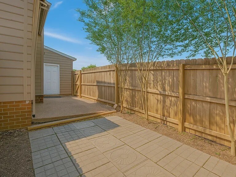 Building Photo - 2920B Lebanon Pike