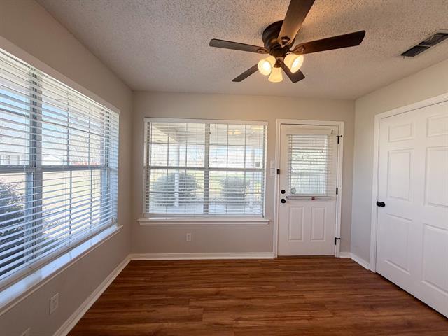 Building Photo - 828 Park Ln