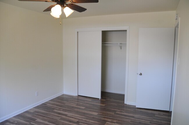 Building Photo - 4805 Avenue G