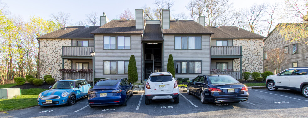Building Photo - 1813 Meerbrook Ct