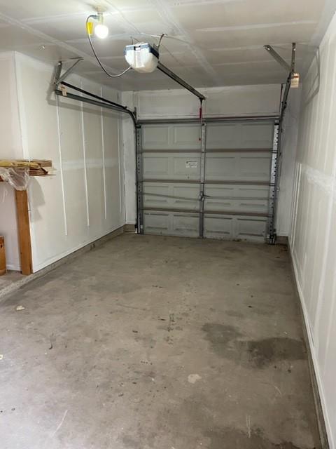 Building Photo - 12200 Thompkins Dr