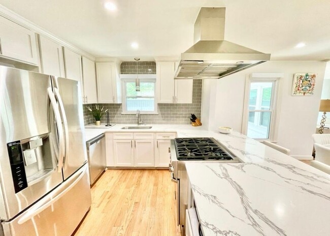 Building Photo - 6623 Kenwell St