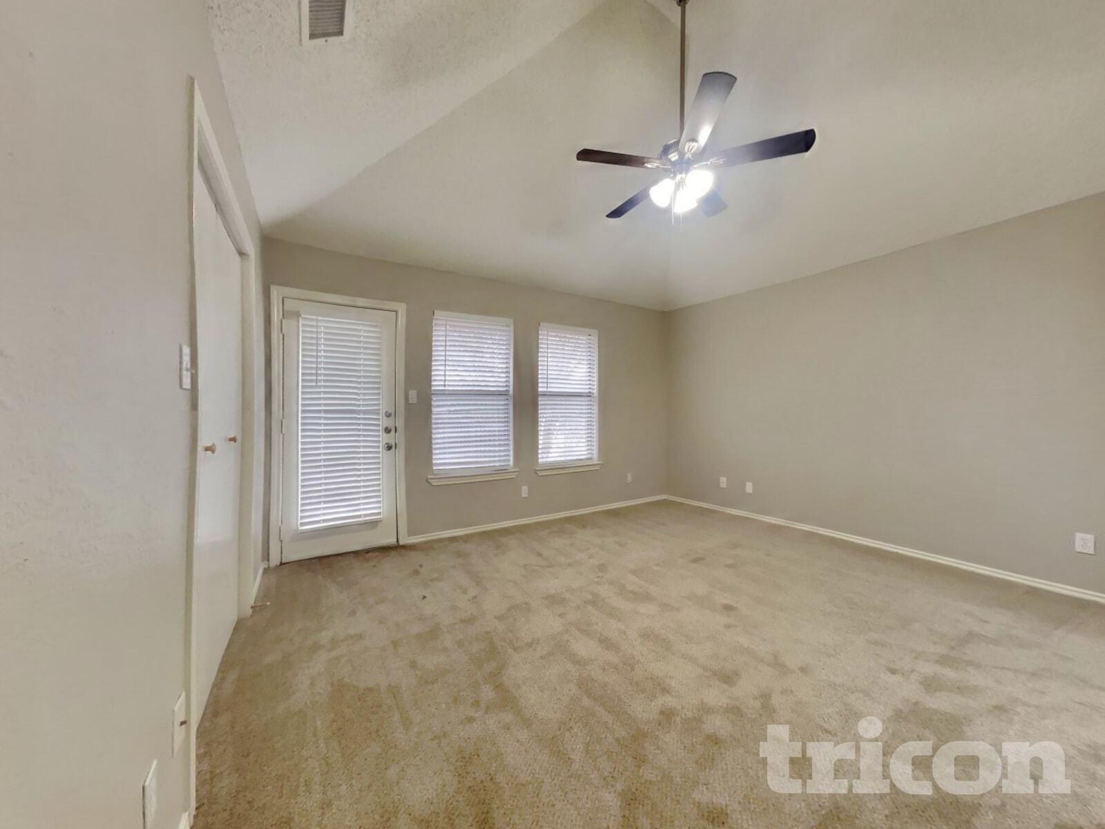 Building Photo - 1205 Laurel Ln