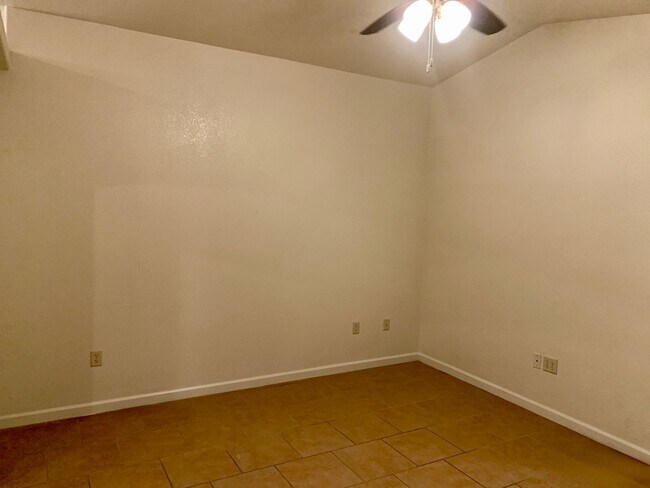 Building Photo - San Luis AZ Home with Large Fenced Lot - 4 Bedroom 2 Bath