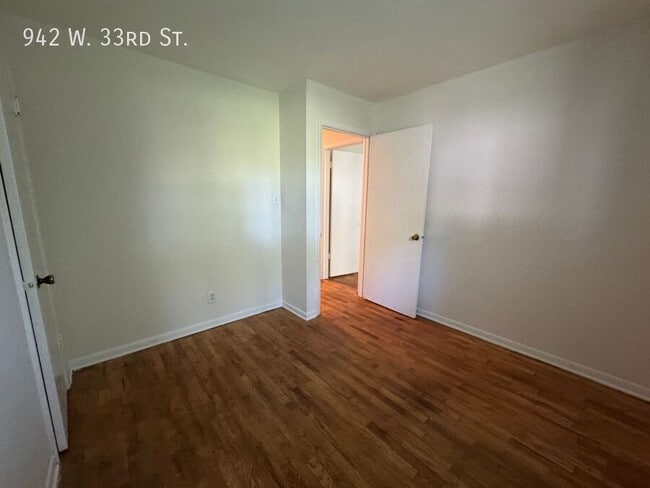 Building Photo - 942 W 33rd St