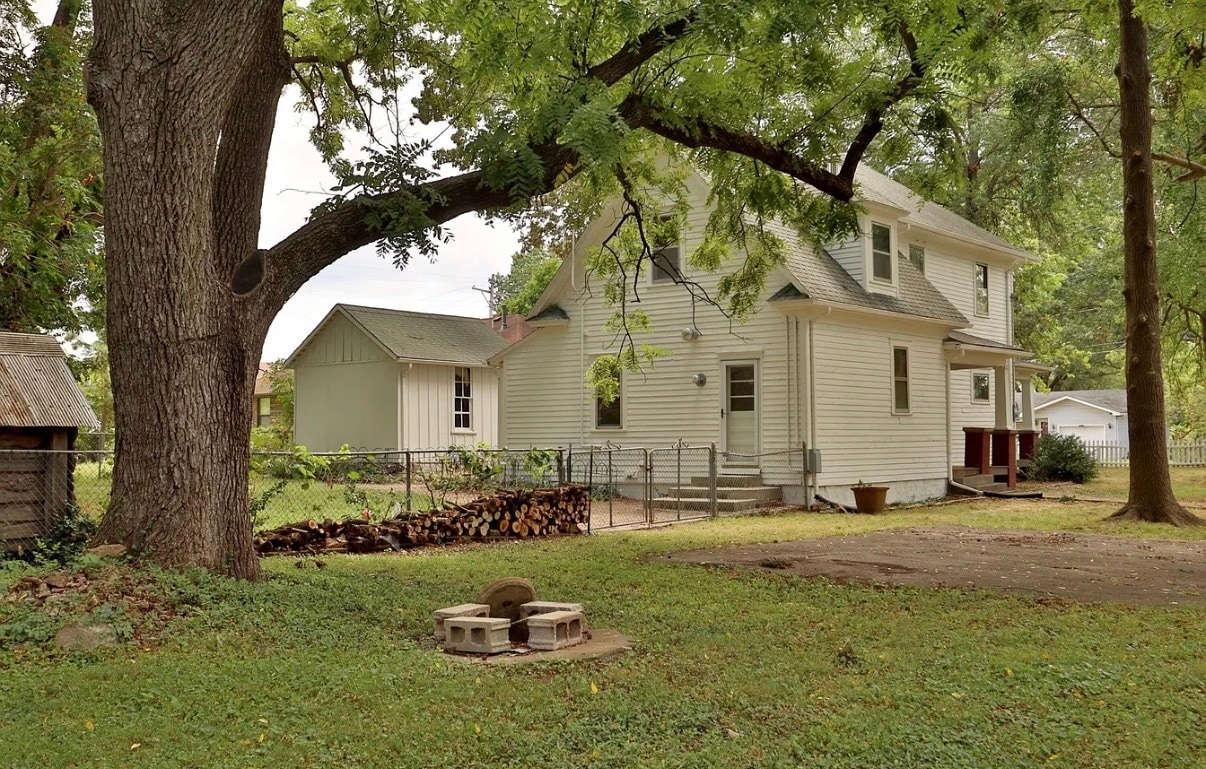 Building Photo - 317 E Glenwood St