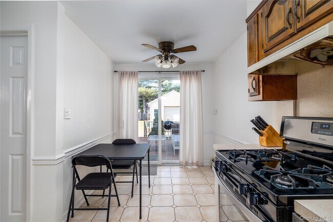 Building Photo - 138 N Forest Ave