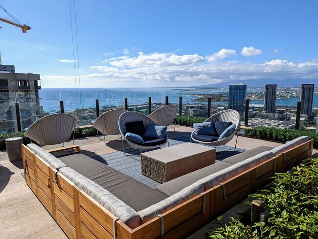 Building Photo - Fully Furnished Ocean View luxurious Studio with 1-Parking and storage at 'A'ali'i