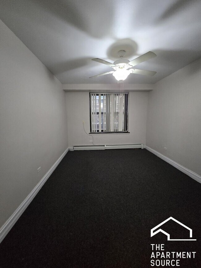 Building Photo - 7326 N Ridge Ave