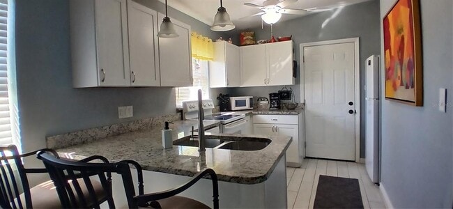 Building Photo - 115 Duxbury Ave