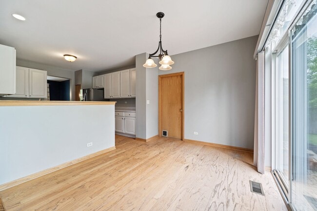 Building Photo - 2805 Overbeck Ln