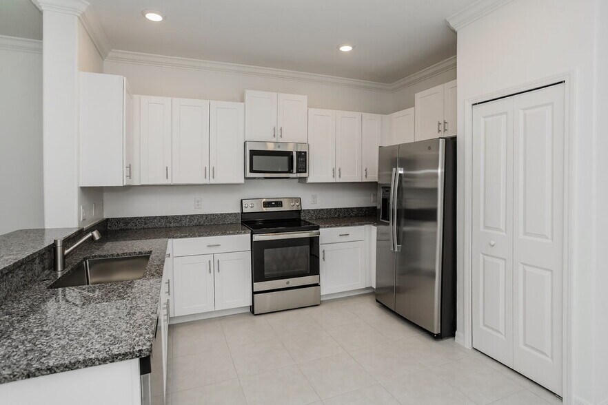 Building Photo - 2133 Great Sapphire Ln