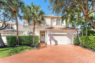 Building Photo - 121 Palm Cir