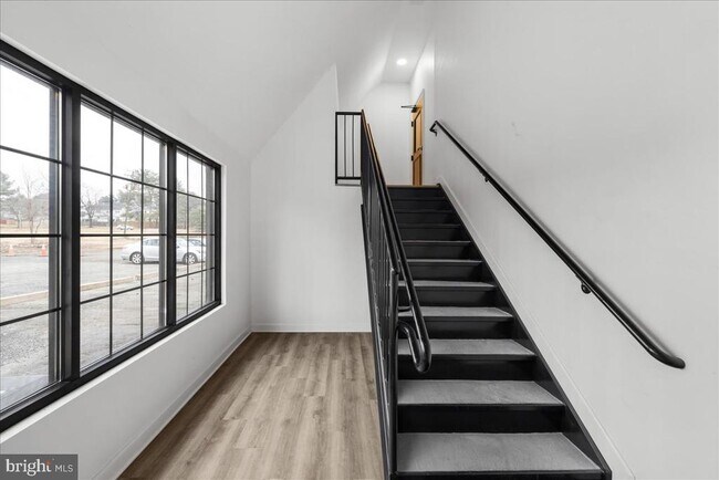 Building Photo - 380 Broadview Ave