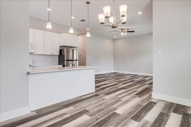 Building Photo - 5017 Moravian Dr