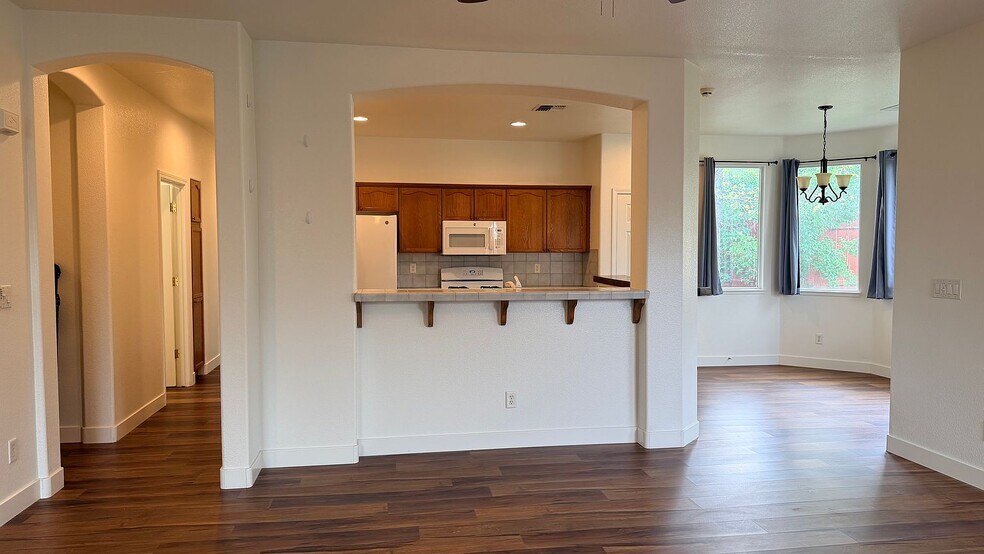 Building Photo - 10677 Vista Bonita Ln
