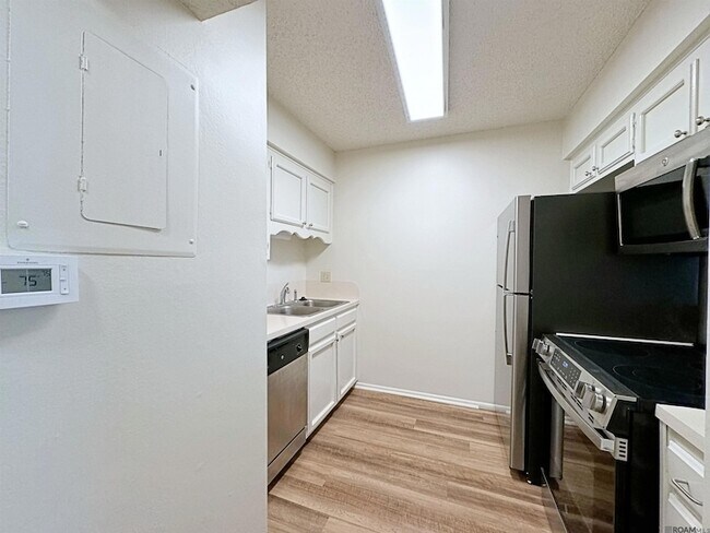 Building Photo - 5222 Butter Creek Ln