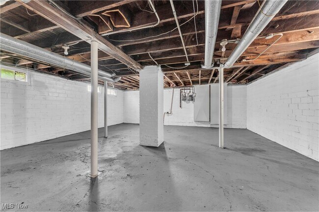 Building Photo - 3420 W 117th St