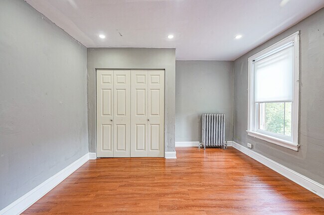 Building Photo - 510 S 48th St