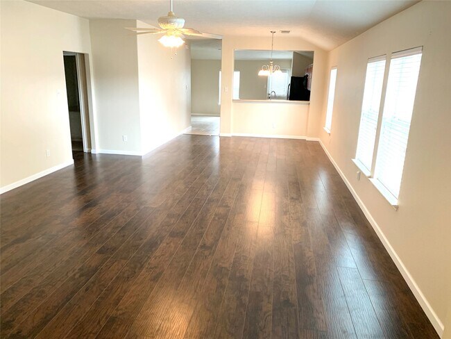 Building Photo - 20519 Lantern Springs Ln