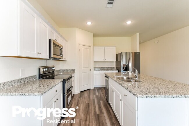 Building Photo - 763 Oakhurst Dr