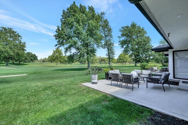 Building Photo - 102 Greencroft Dr