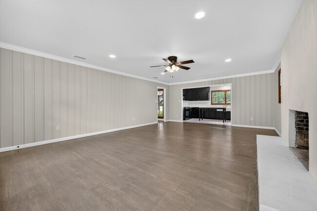 Building Photo - 758 9th Ave