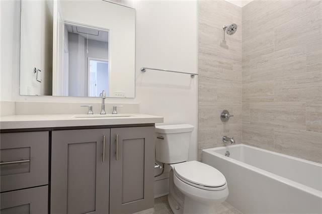 Building Photo - 3431 Chartres St