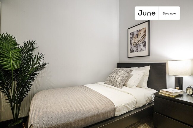 Building Photo - 509 E 87th St