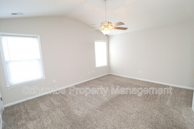 Building Photo - 305 Firefly Rd