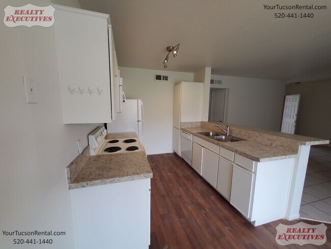 Building Photo - The Villages at Midvale Park - 2 Bedroom and 2 bathroom Condo