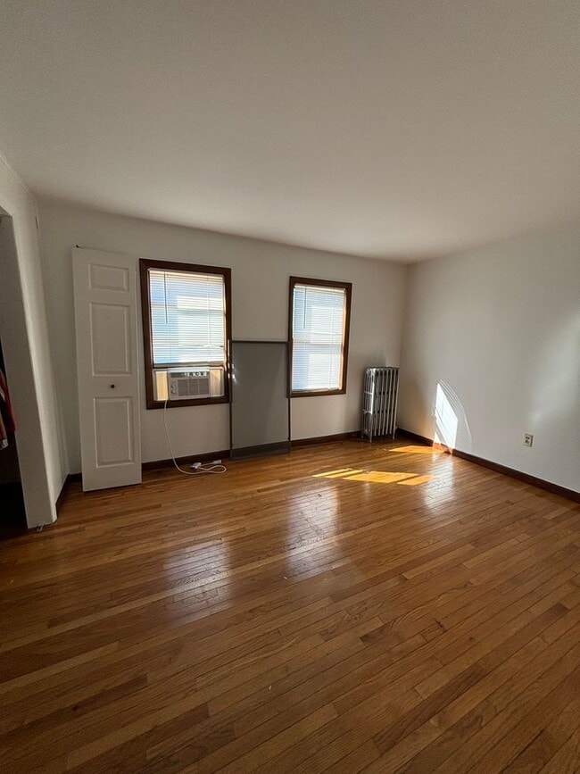 Building Photo - 417-419-419 New York St