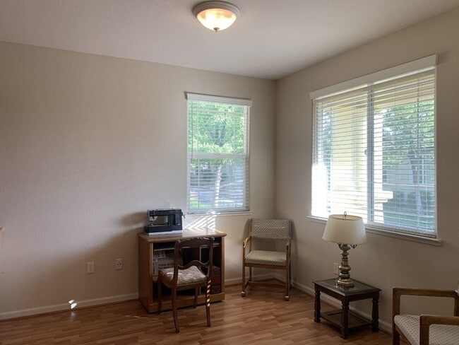 Building Photo - Rare opportunity to rent in the Eskaton Village in Placerville!