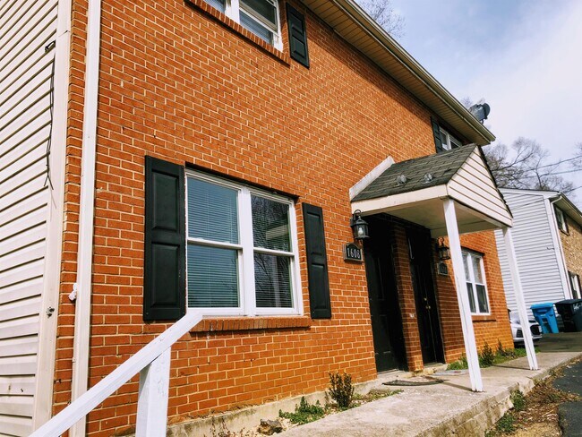 Building Photo - 1608 Eastern Ave NE