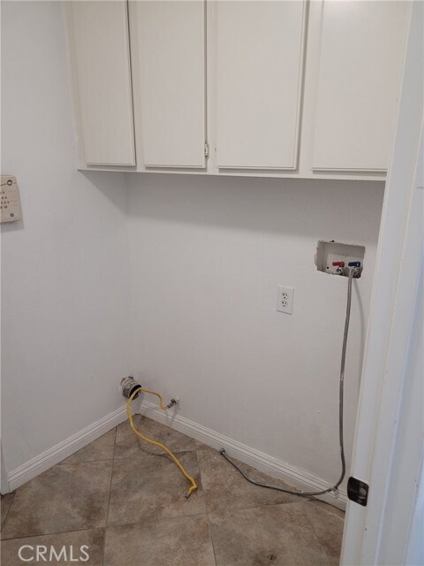 Building Photo - 18885 Oakview Way