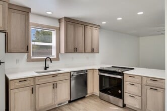 Building Photo - Cardinal Ave