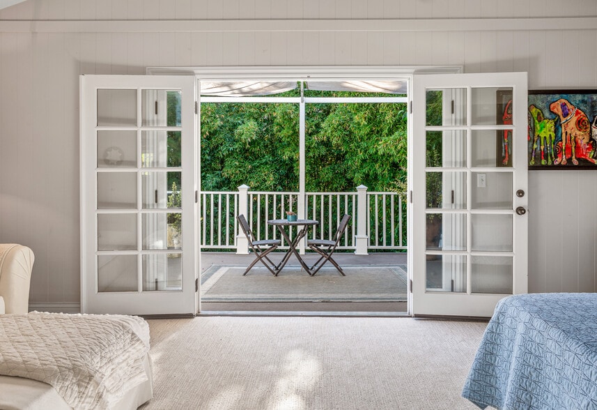 Building Photo - 4537 Agnes Ave