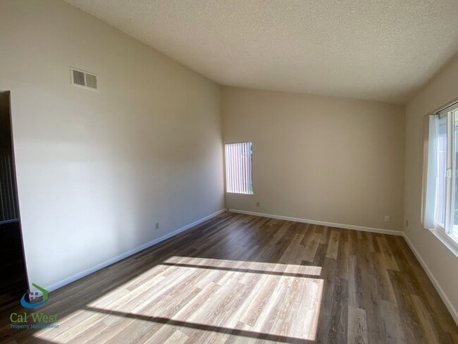 Building Photo - 421 Gwinn Ct