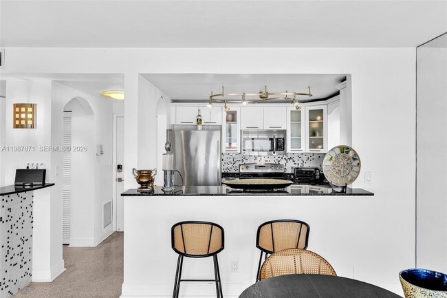 Building Photo - 4144 El Mar Dr