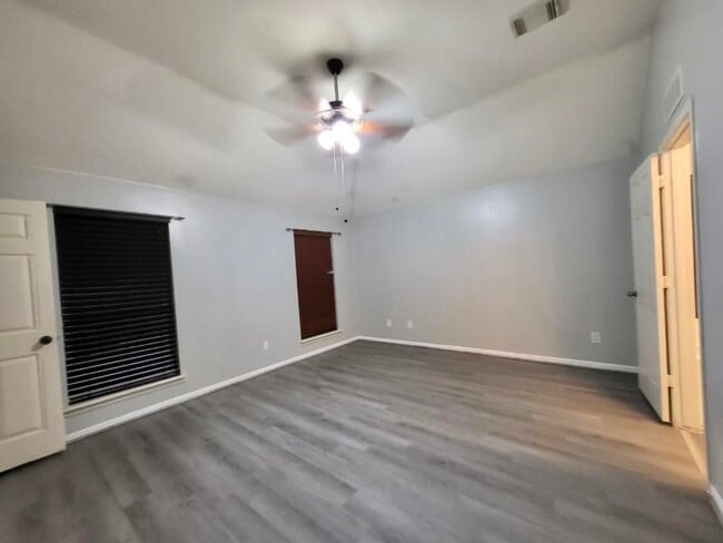 Building Photo - 10611 Sunswept Fields Ln
