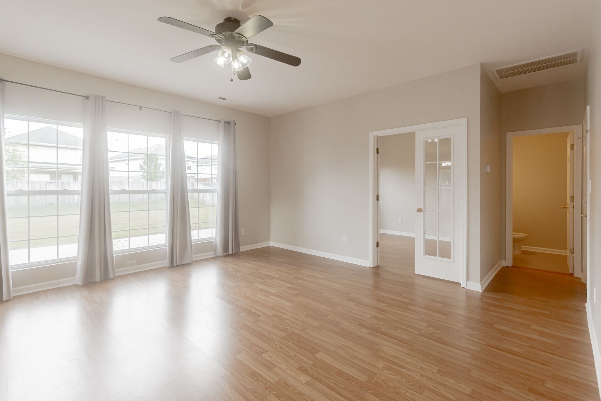 Building Photo - 125 Cloverwood Dr SW