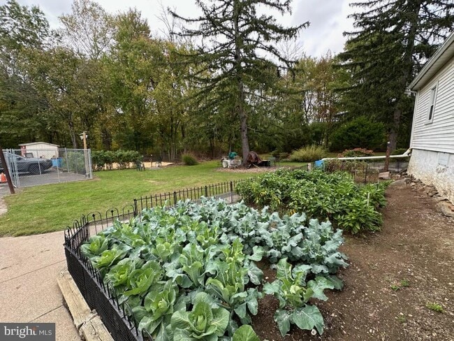 Building Photo - 2220 Old Bethlehem Pike