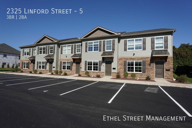 Primary Photo - 2325 Linford St