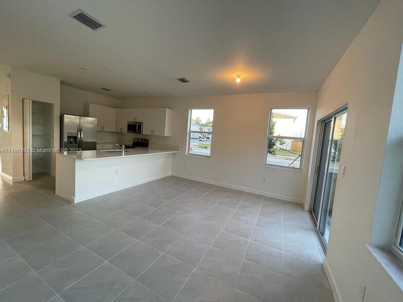 Building Photo - 29111 SW 165th Ave