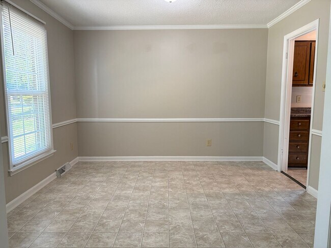 Building Photo - 304 Leland Dr