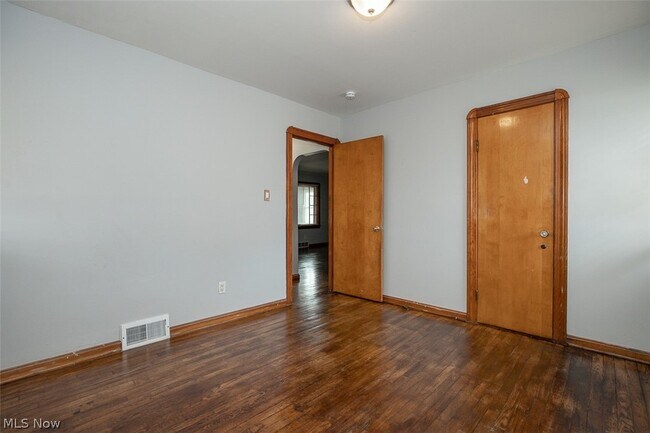 Building Photo - 12010 Longmead Ave