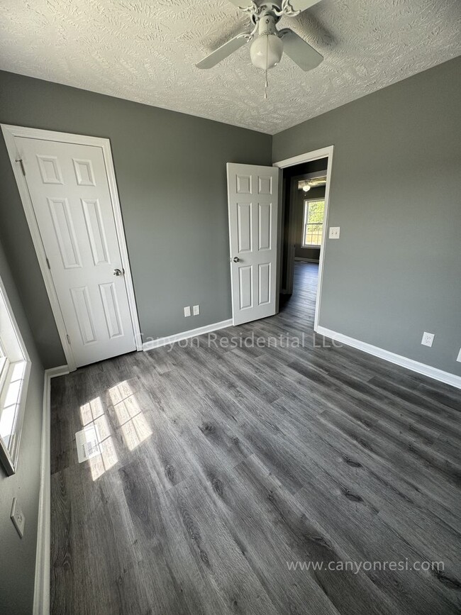 Building Photo - 1231 Alexwood Dr