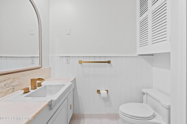 Building Photo - 2102 Northfield Dr