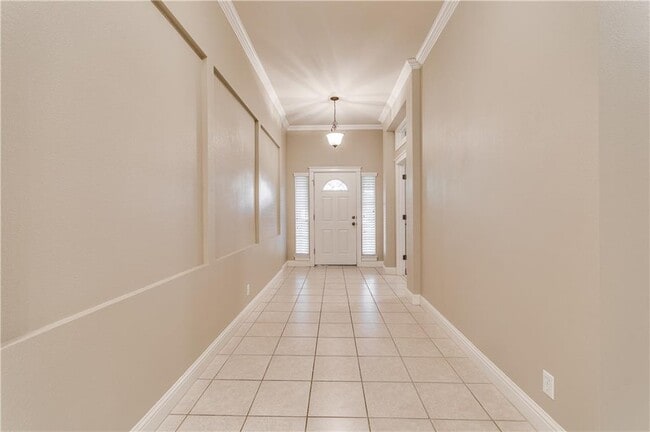 Building Photo - 9512 Hopeland Dr