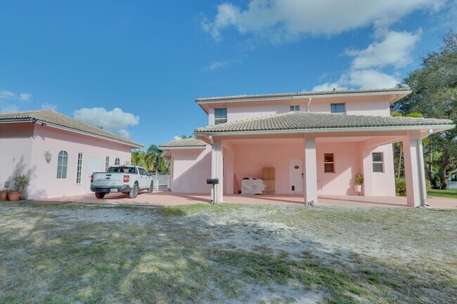Building Photo - 16975 83rd Pl N